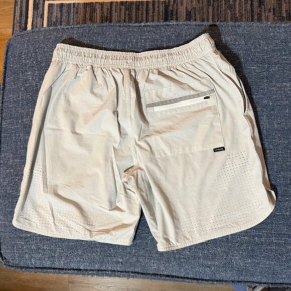 Legends Men's Luka Short 7" Inseam EUC - Gray with White - Picture 6 of 10
